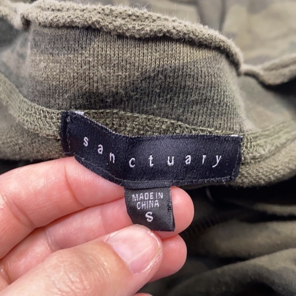 Sanctuary Green Camo Lace Up Sweatshirt Size Small - Picture 3 of 5